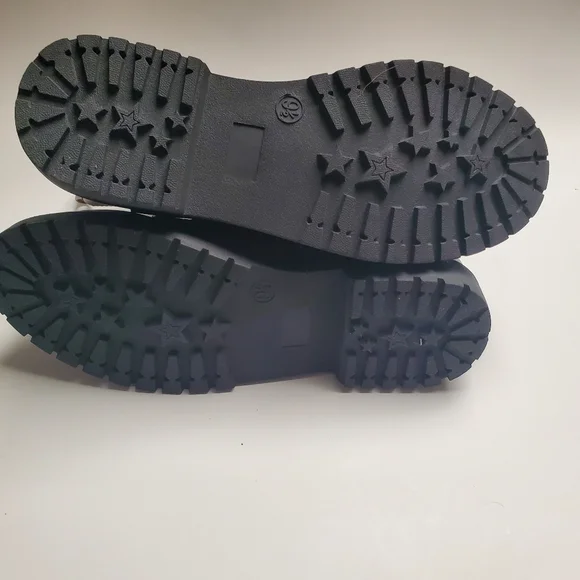 Boot - Picture 6 of 6